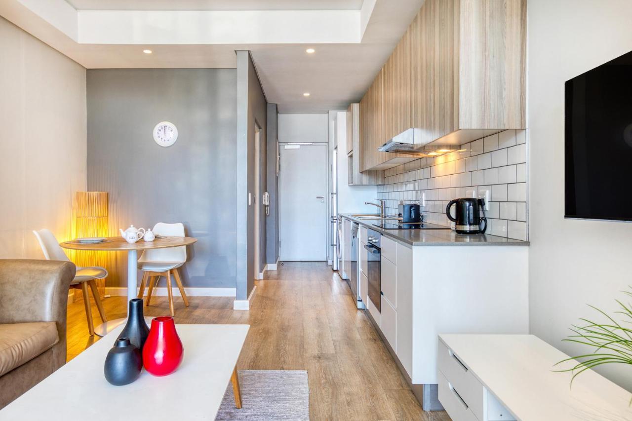 Backup-powered Trendy Balcony *