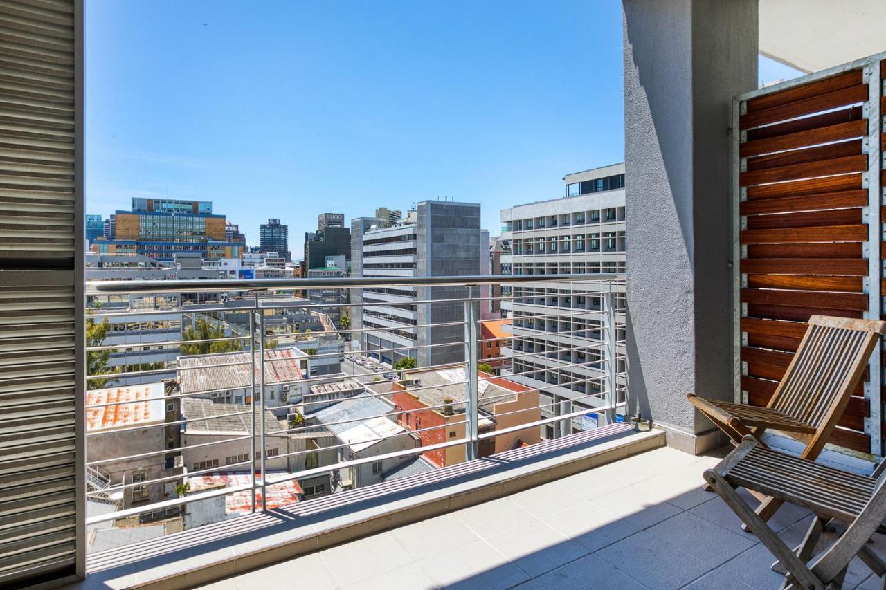 Apartment Backup-powered Trendy Balcony *